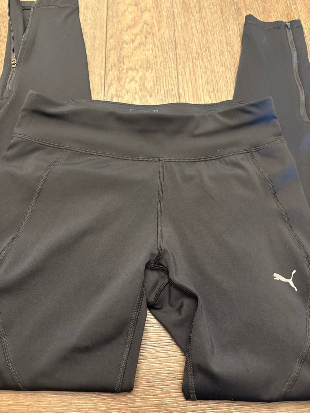 Puma Black Women’s Athletic Leggings with Ankle Zips Size Large